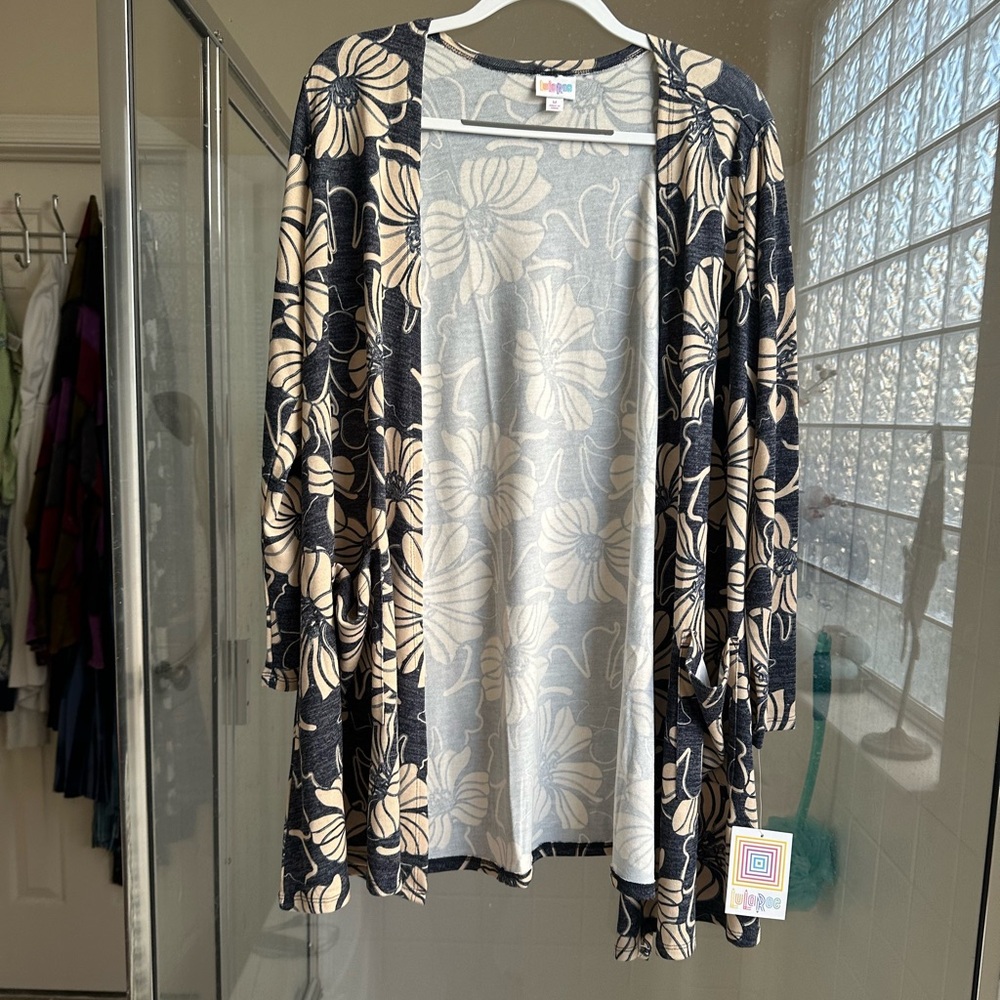 NWT LuLaRoe Caroline Size Medium